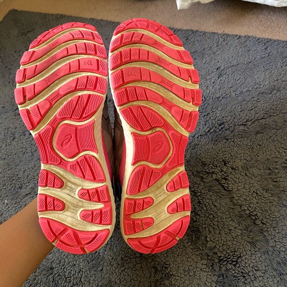 ASICS Women’s Gel-Nimbus Lite Running Sneakers - Picture 4 of 7